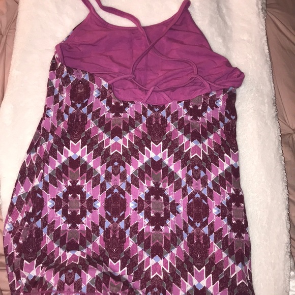 Workout top - Picture 2 of 3